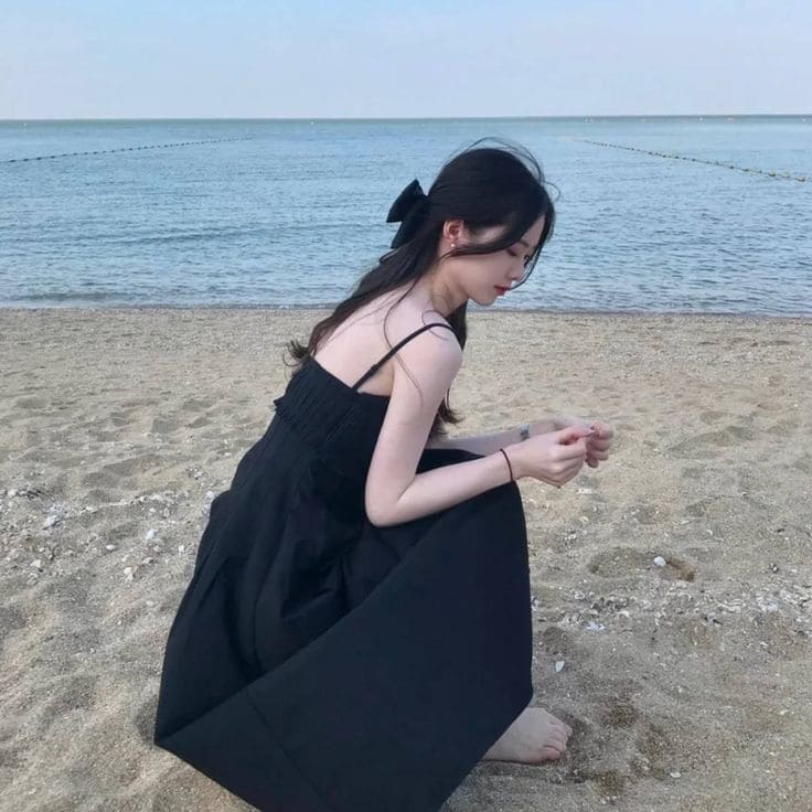 Các kiểu Đầm Maxi Đi Biển Màu Đen Phổ Biến - Đầm Maxi 2 Dây