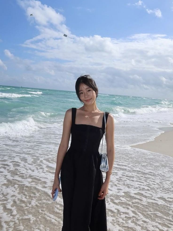 Tại Sao Đầm Maxi Đi Biển Màu Đen Là Vòng Chọn Hoàn Hảo