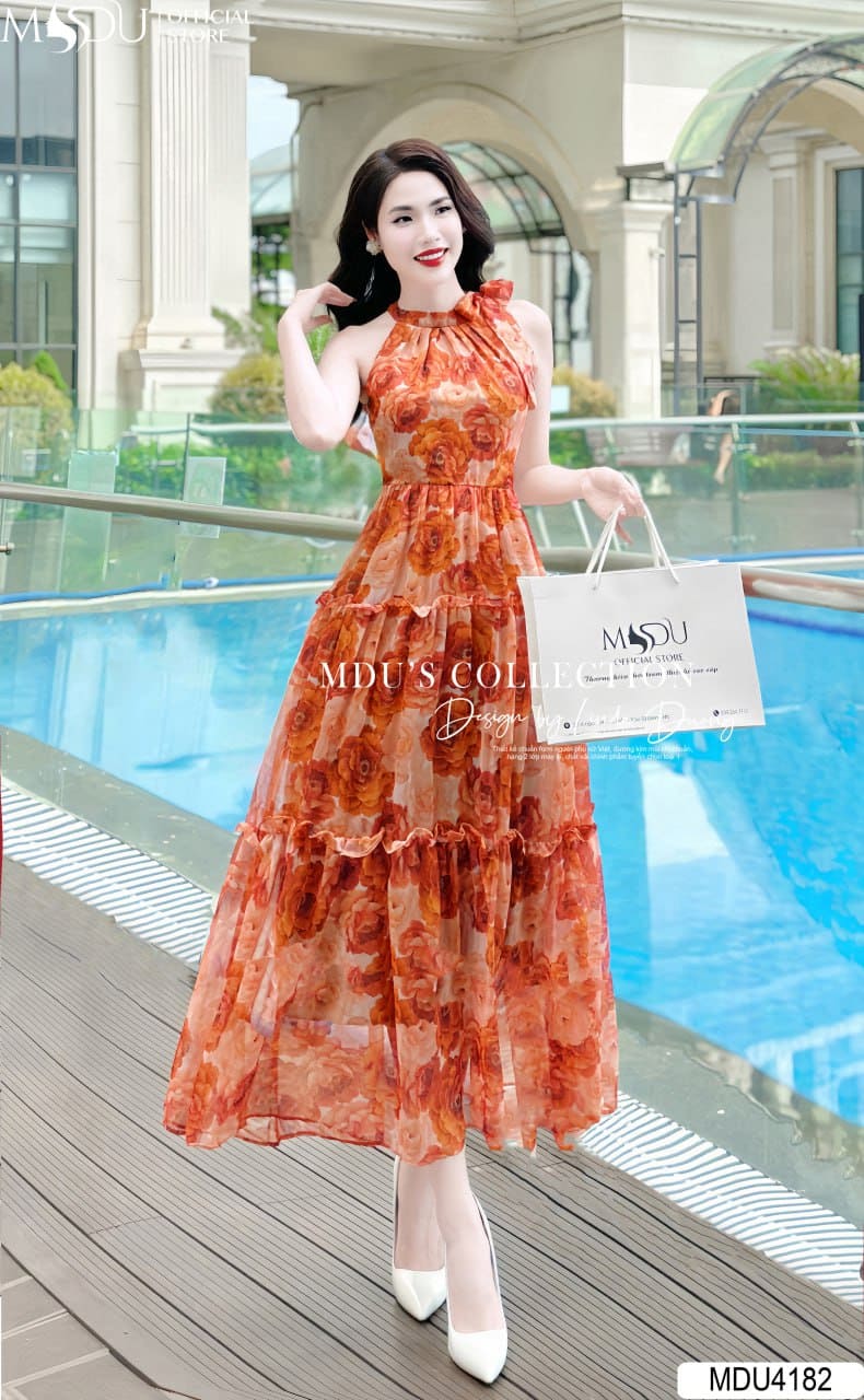 Màu nổi bật - Nữ hoàng giữa sóng nước