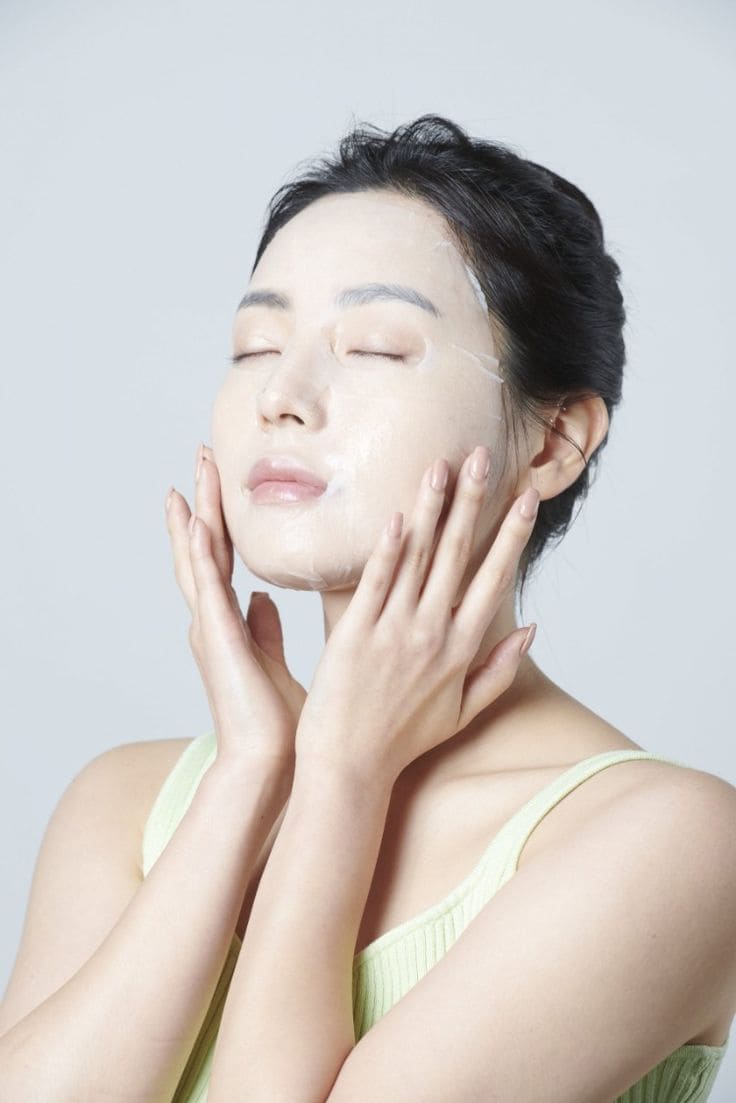 Da Mịn Màng Dưới Ánh Nắng Với 10 Mặt Nạ Dưỡng Da Đi Biển