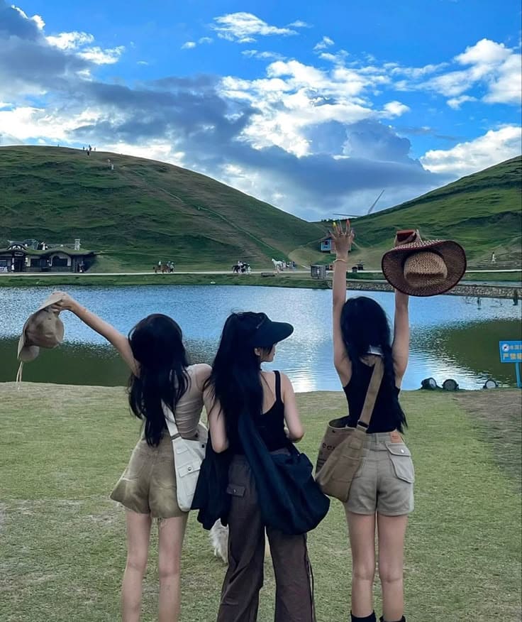 Hè 2025 Rực Rỡ Với Những Bộ Quần Áo Đi Biển Đỉnh Cao Phong Cách