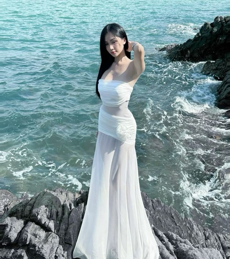 Vì Sao Màu Trắng Là “Nữ Hoàng” Của Thời Trang Biển Cả