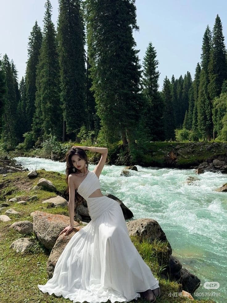 Chọn Chất Liệu Phù Hợp Cho Set Đồ Trắng Đi Biển