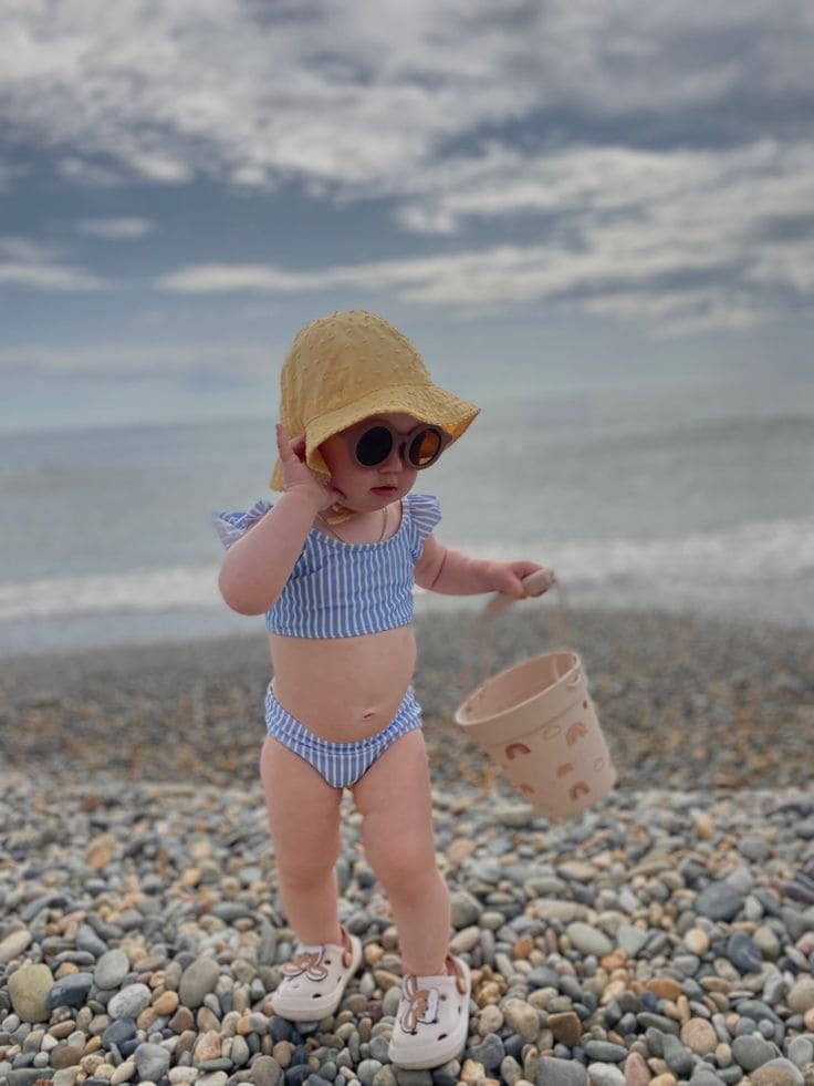 Các loại trang phục đi biển cho bé không thể thiếu - Set đồ năng động