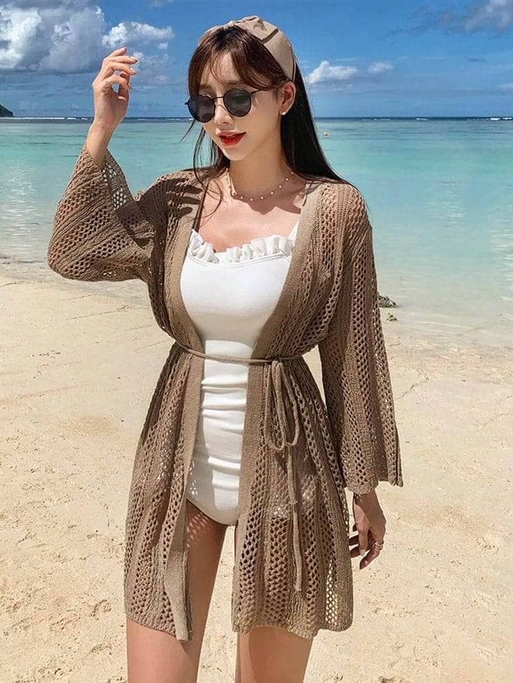 Gợi Ý Trang Phục Thời Trang Đi Biển Phú Quốc - Áo Len Móc