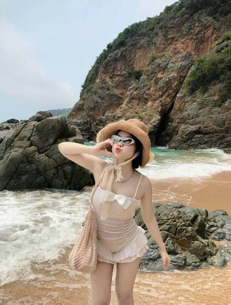 Gợi Ý Trang Phục Thời Trang Đi Biển Phú Quốc - Jumpsuit