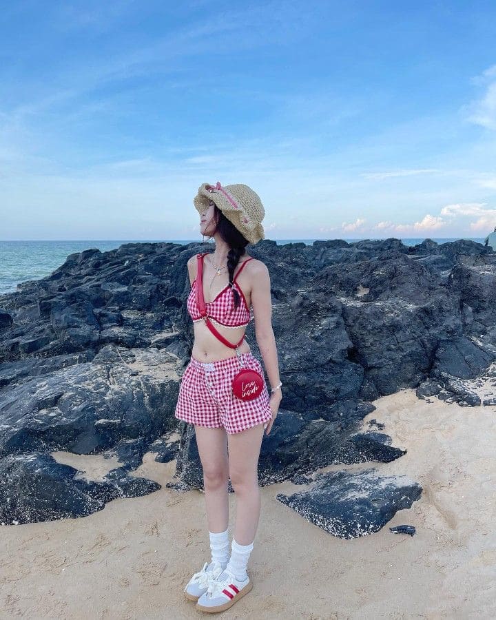 Gợi ý set đồ đi biển hoàn chỉnh