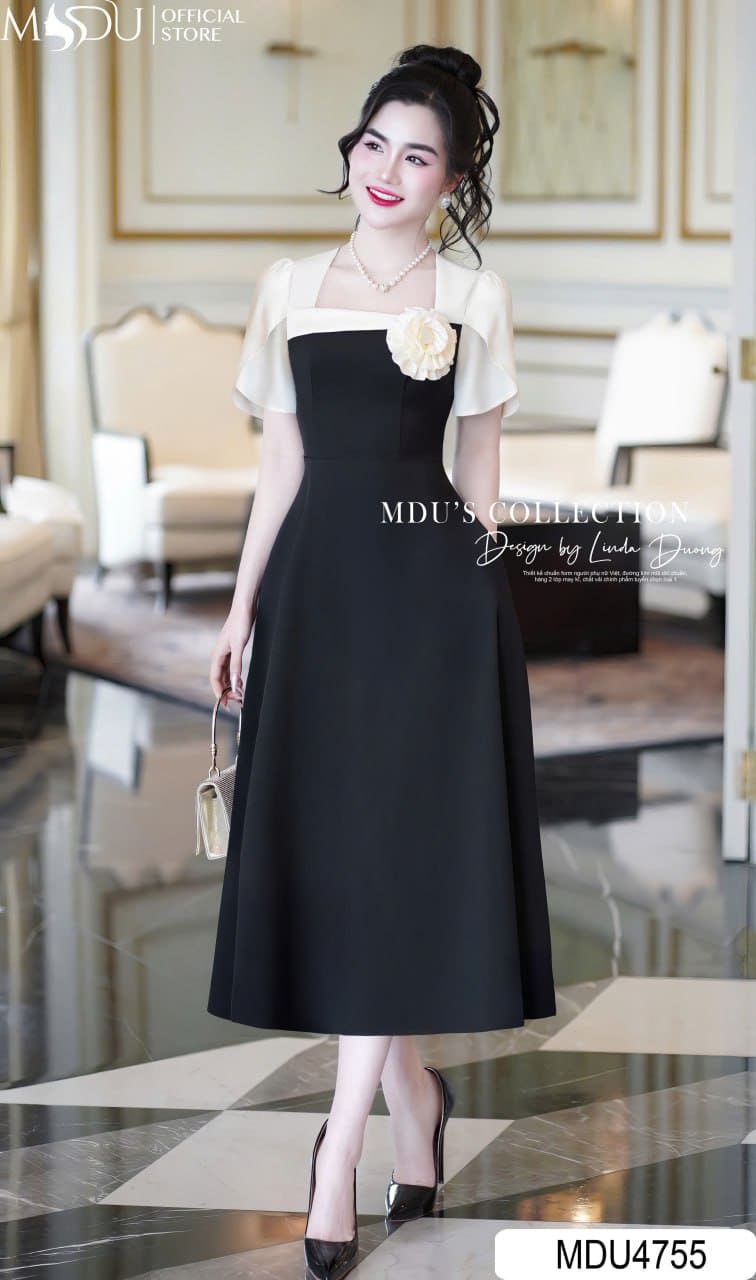 Các kiểu trang phục đi biển cho người lùn đáng thử - Đầm cổ yếm và cổ vuông Thanh lịch và tinh tế