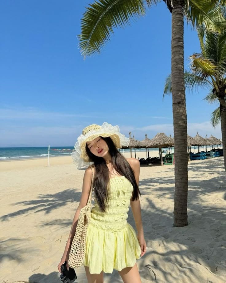 Nguyên tắc vàng khi chọn trang phục đi biển cho người lùn