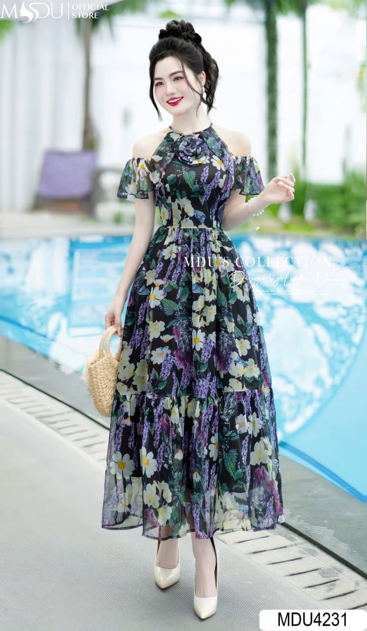 Cách chọn màu sắc và họa tiết cho trang phục đi biển sống ảo