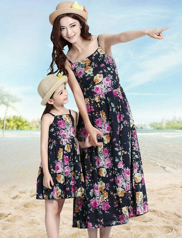 Các Kiểu Váy Đôi Đi Biển Đẹp Lung Linh Cho Mẹ Và Bé -