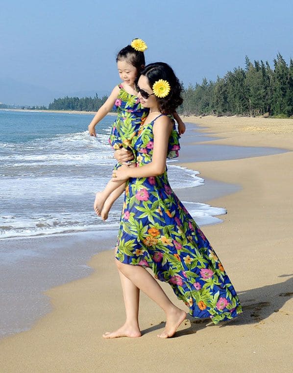 Màu Sắc Và Họa Tiết - Tô Điểm Cho Váy Đôi Đi Biển -