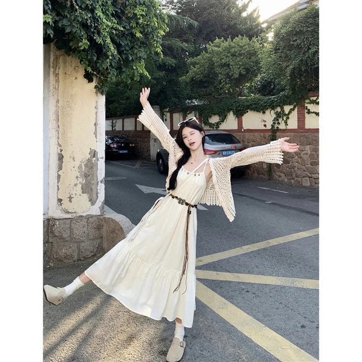 Đầm Dây Đi Biển - Lựa Chọn Thay Thế Táo Bạo