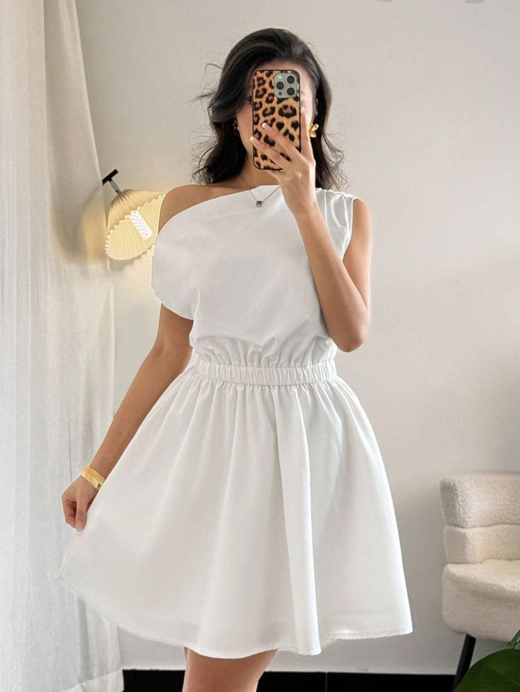 Kiểu Dáng Váy Đi Biển Hoàn Hảo Cho Người Vai To - Váy Lệch Vai