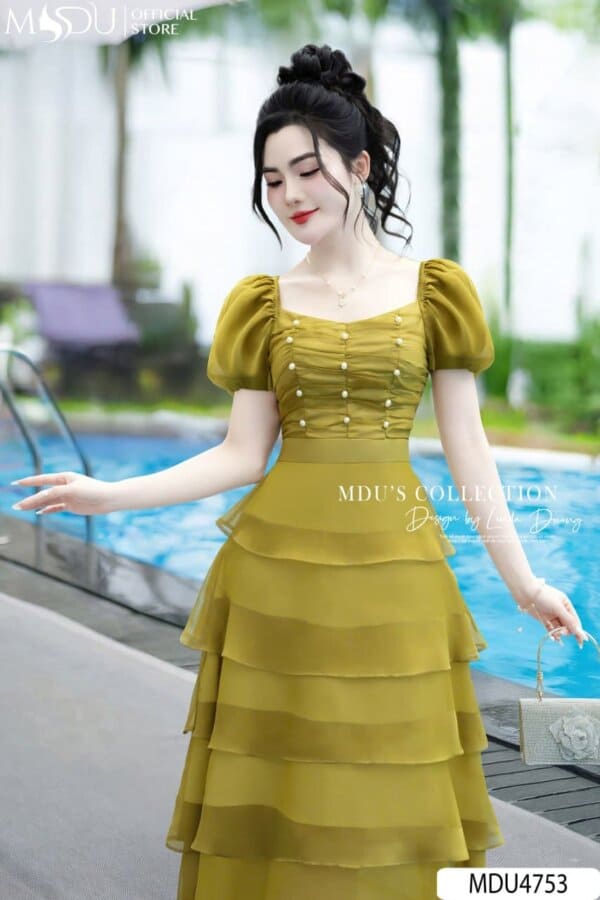 Màu Sắc Và Họa Tiết Tôn Dáng Cho Người Vai To