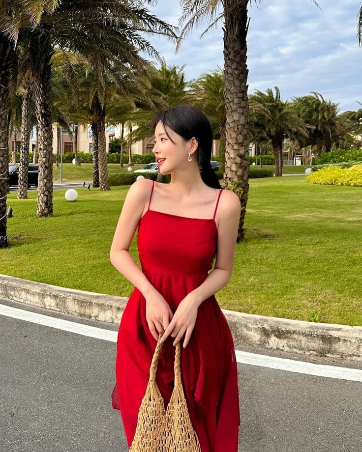 Kết Luận - Tỏa Sáng Với Váy Đi Biển Màu Đỏ