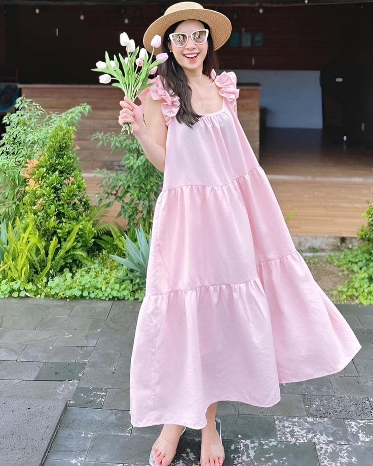 Cách Phối Đồ Với Váy Đi Biển Màu Hồng