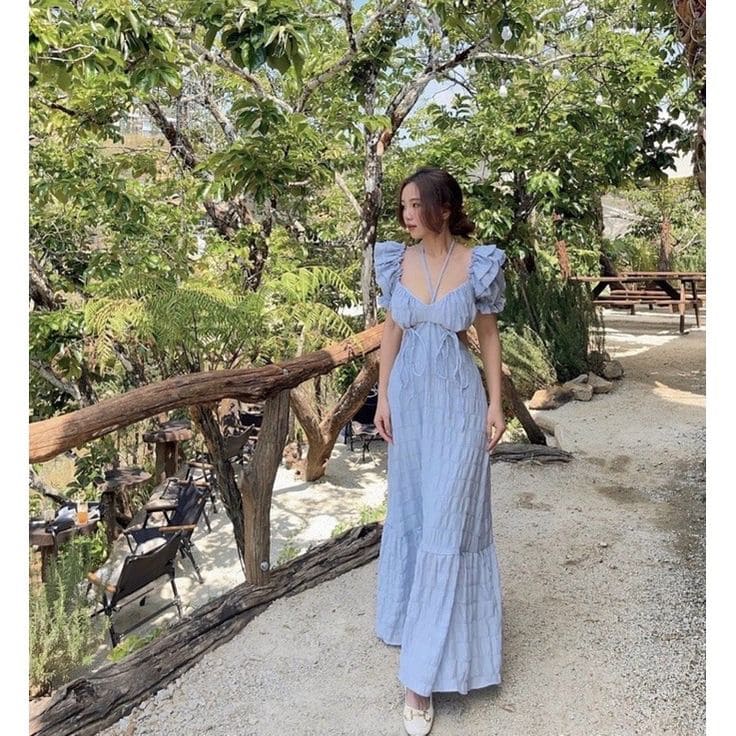 Tại sao váy đi biển màu xanh lại khiến tôi mê mẩn