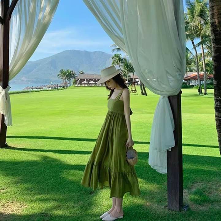 Bí kíp phối đồ với váy đi biển màu xanh bơ