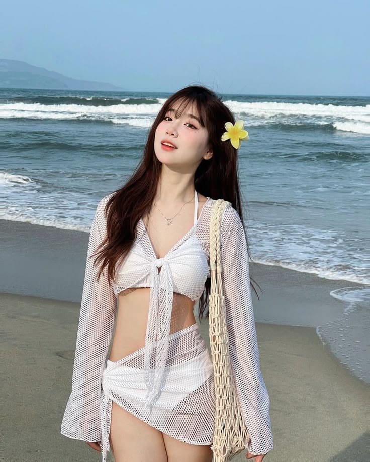 Các Kiểu Váy Lưới Đi Biển Đẹp Lung Linh Cho Mọi Phong Cách - 