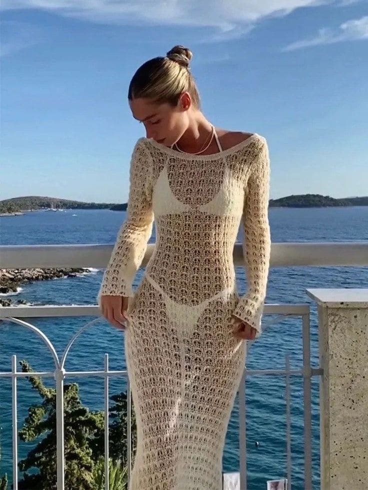 Bí Quyết Phối Đồ Với Váy Lưới Đi Biển Để Luôn Nổi Bật