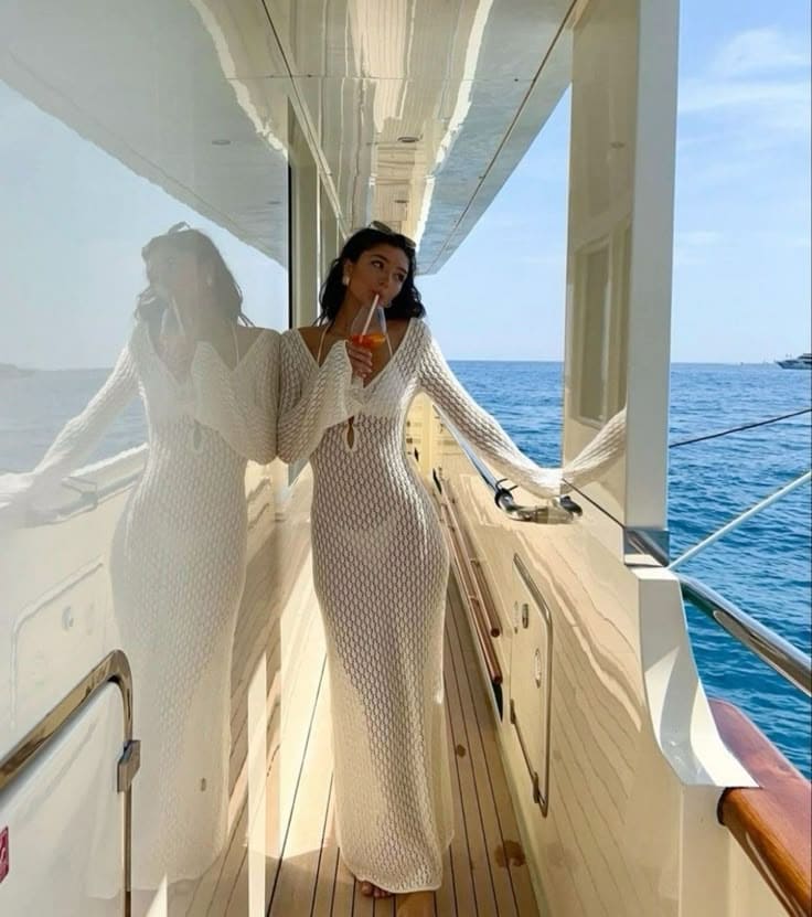 Mẹo Chọn Và Bảo Quản Váy Lưới Đi Biển