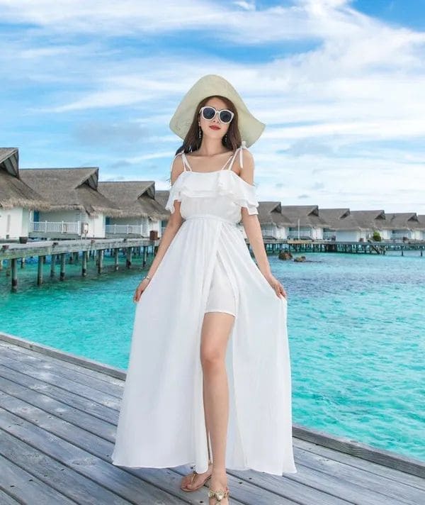 Cách Phối Đồ Với Váy Maxi Đi Biển Hai Dây