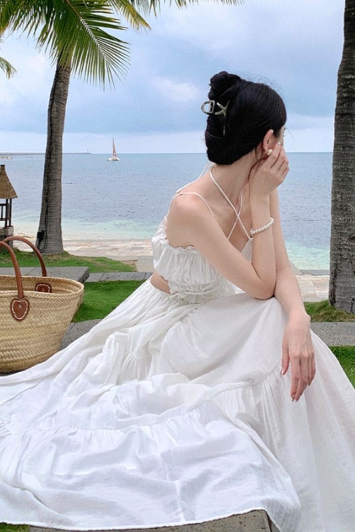 Tại Sao Váy Maxi Đi Biển Màu Trắng Lại Là “Chân Ái”?