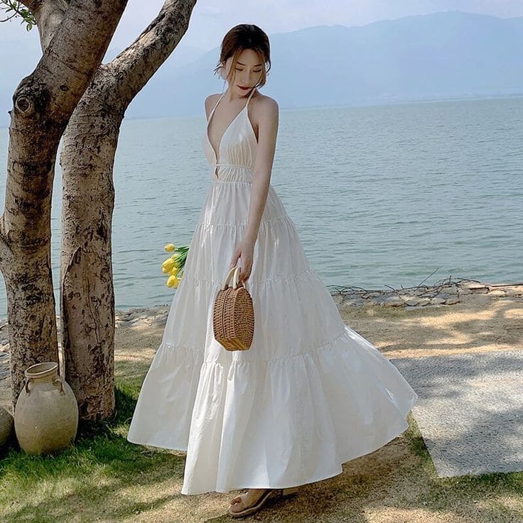 Các Kiểu Dáng Váy Maxi Đi Biển Màu Trắng Đẹp Mê Hồn - Váy Maxi Cổ V