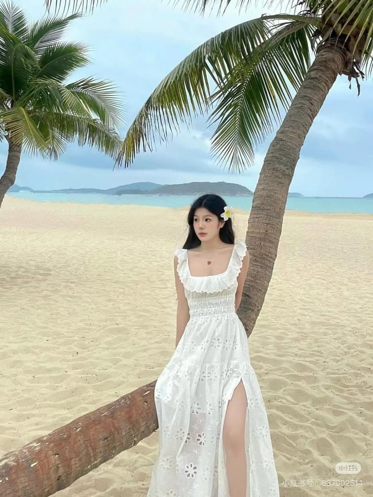 Các Kiểu Dáng Váy Maxi Đi Biển Màu Trắng Đẹp Mê Hồn - Váy Maxi Xẻ Tà
