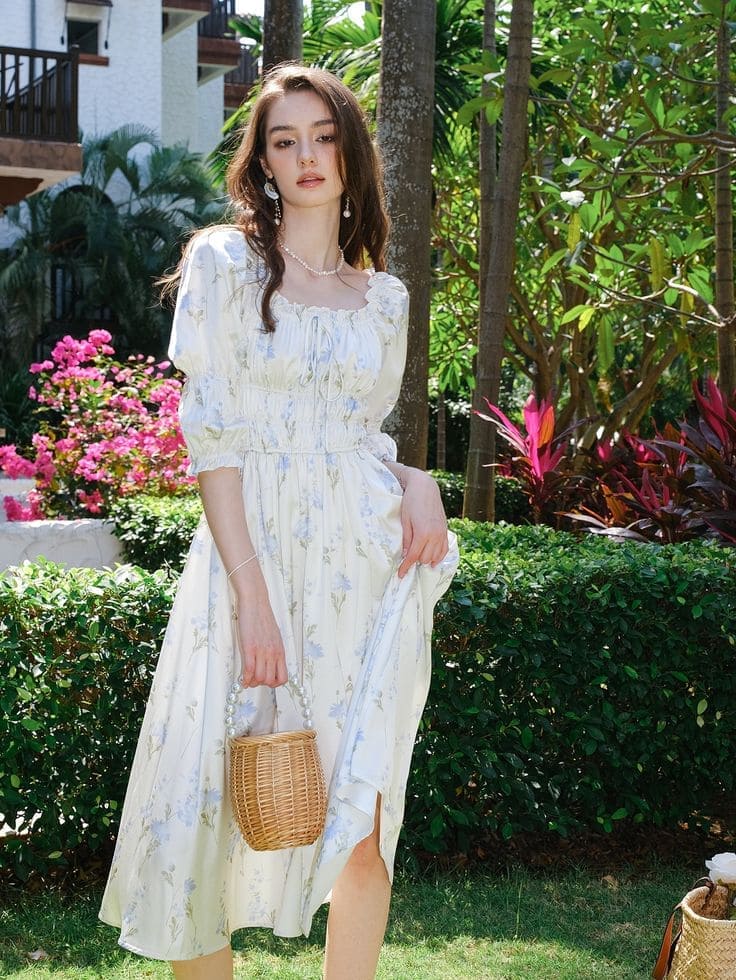 Lưu Ý Khi Chọn Váy Maxi Hoa Nhí Đi Biển