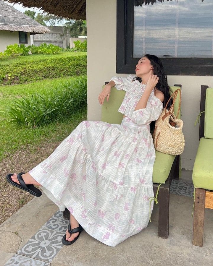 Lưu Ý Khi Chọn Váy Maxi Hoa Nhí Đi Biển