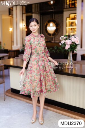Váy Thiết Kế MDU2370 Dáng Xòe Tơ Hàn Hoa Đính Vai Thanh Lịch