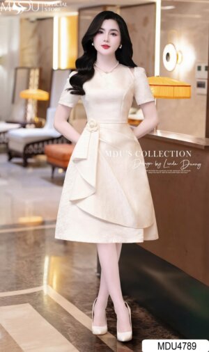 Váy Thiết Kế MDU4789 Tafta Gấm Trắng Kem Hoa Eo Quý Phái