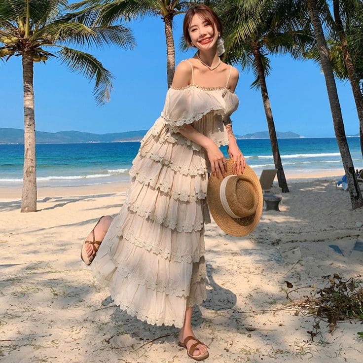 Cách Phối Đồ Với Váy Trắng Đi Biển Để Nổi Bật