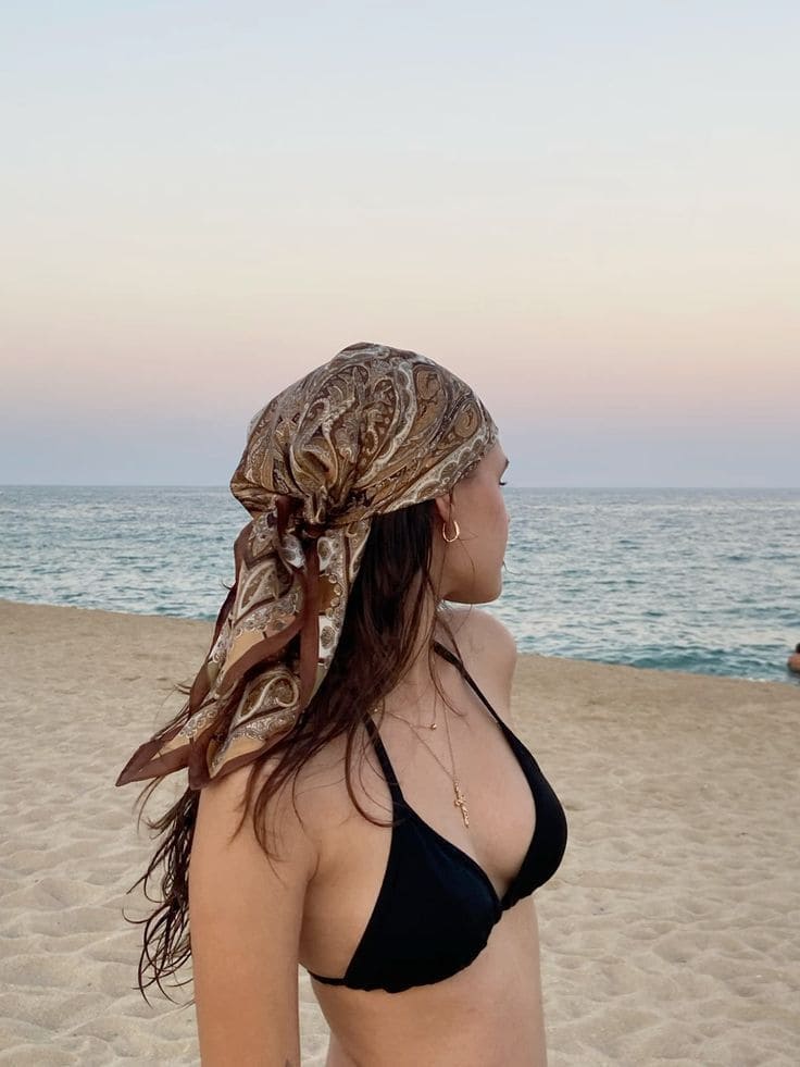 Phối Đồ Với Mẫu Khăn Choàng Đi Biển Đẹp Như Fashionista