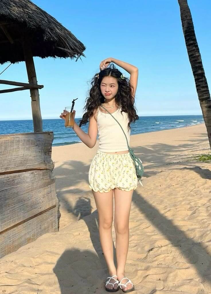 Trang Phục Đi Biển Cho Nàng Yêu Thời Trang - Quần Short Và Croptop