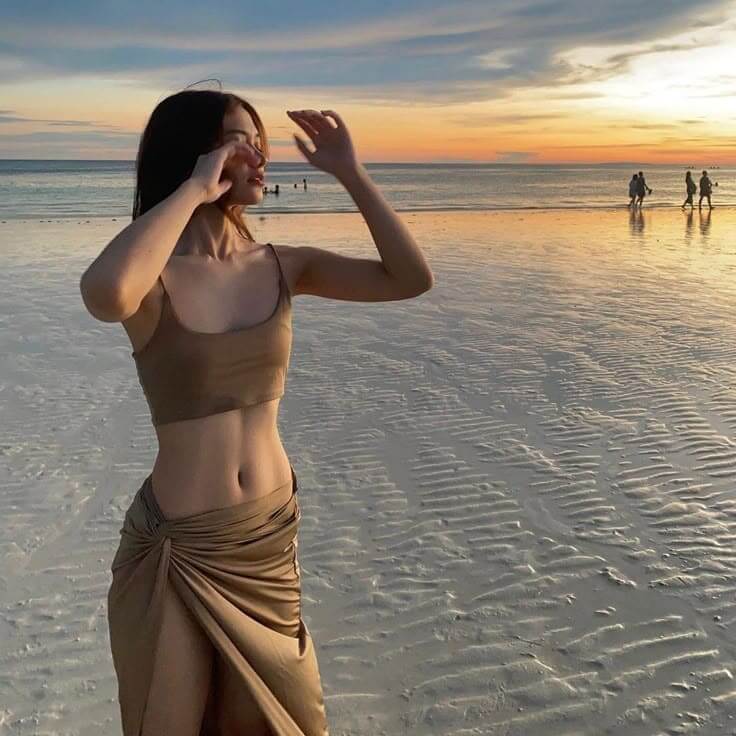 Cách Phối Đồ Đi Biển Theo Phong Cách