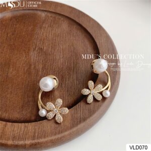 VLD070 – Đóa Hoa Trên Tai Nàng: Dịu Dàng Mà Không Hề Mờ Nhạt