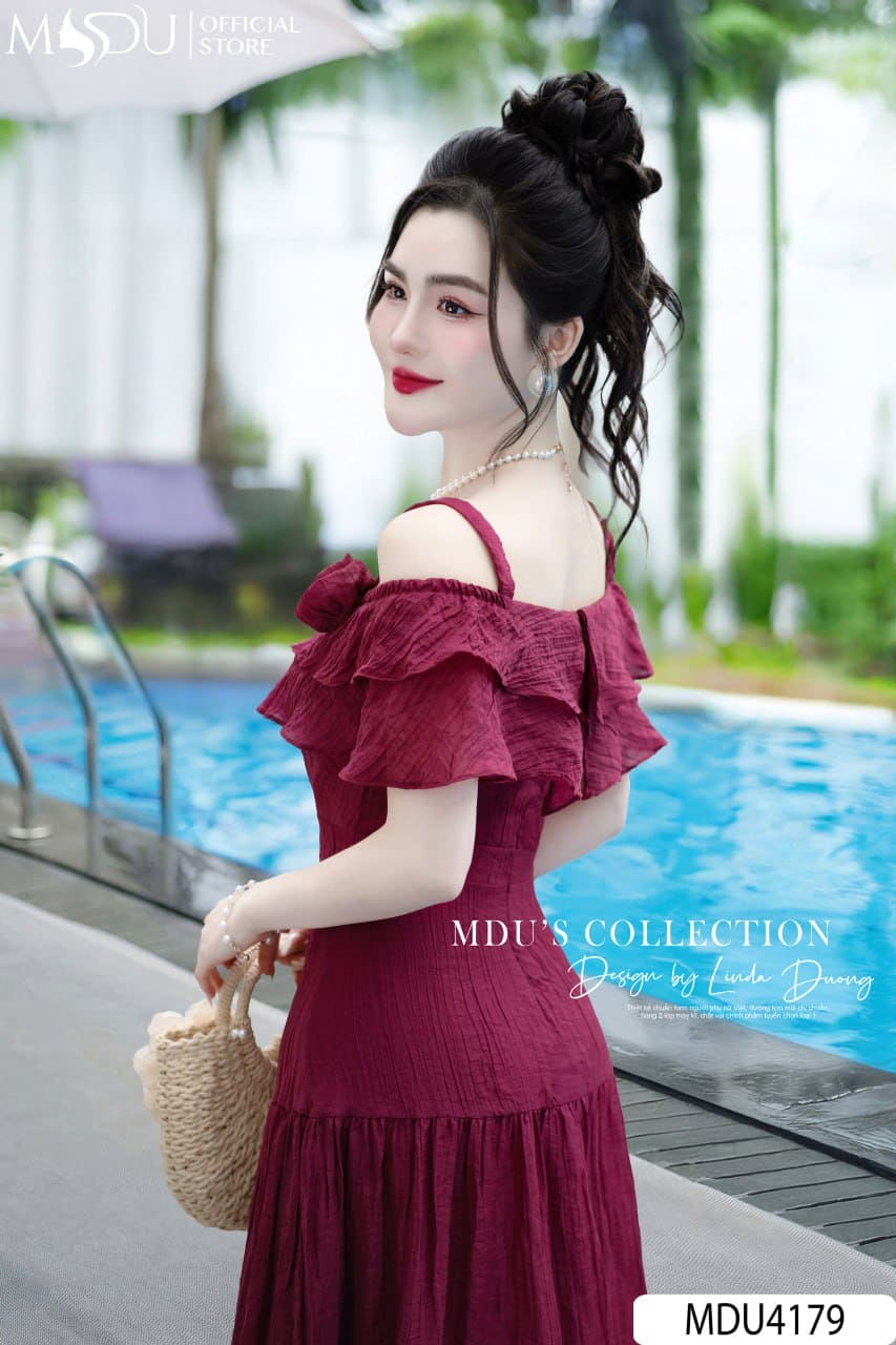 Các Kiểu Dáng Váy 2 Dây Đi Biển Đẹp Lung Linh - 