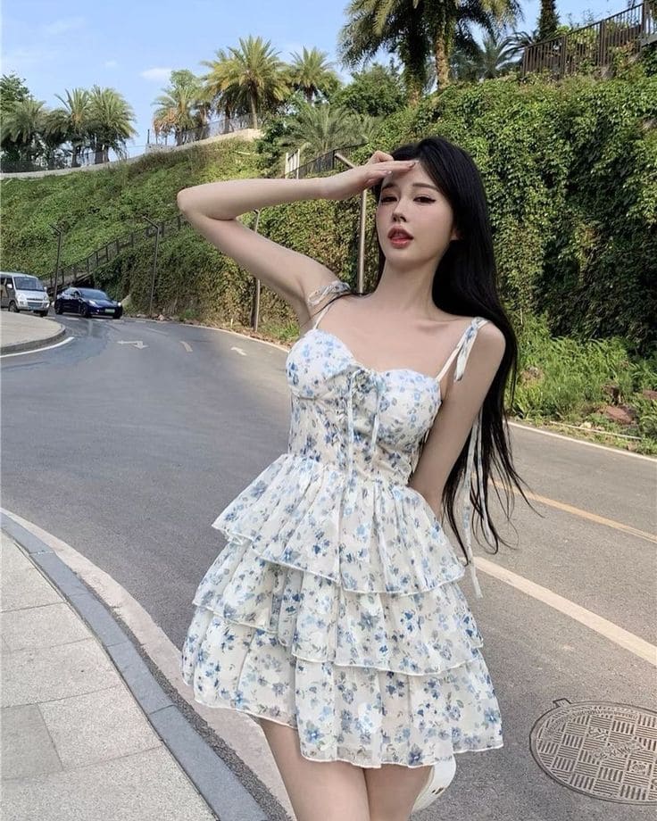 Các Kiểu Váy 2 Dây Hoa Đi Biển Hot Nhất 2025 - Váy 2 Dây Dáng Ngắn
