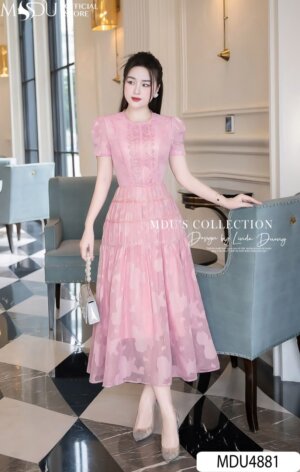 Váy Thiết Kế MDU4881 Hoa Nổi Phối Ren Chia Tầng Hồng Pastel Bay Bổng