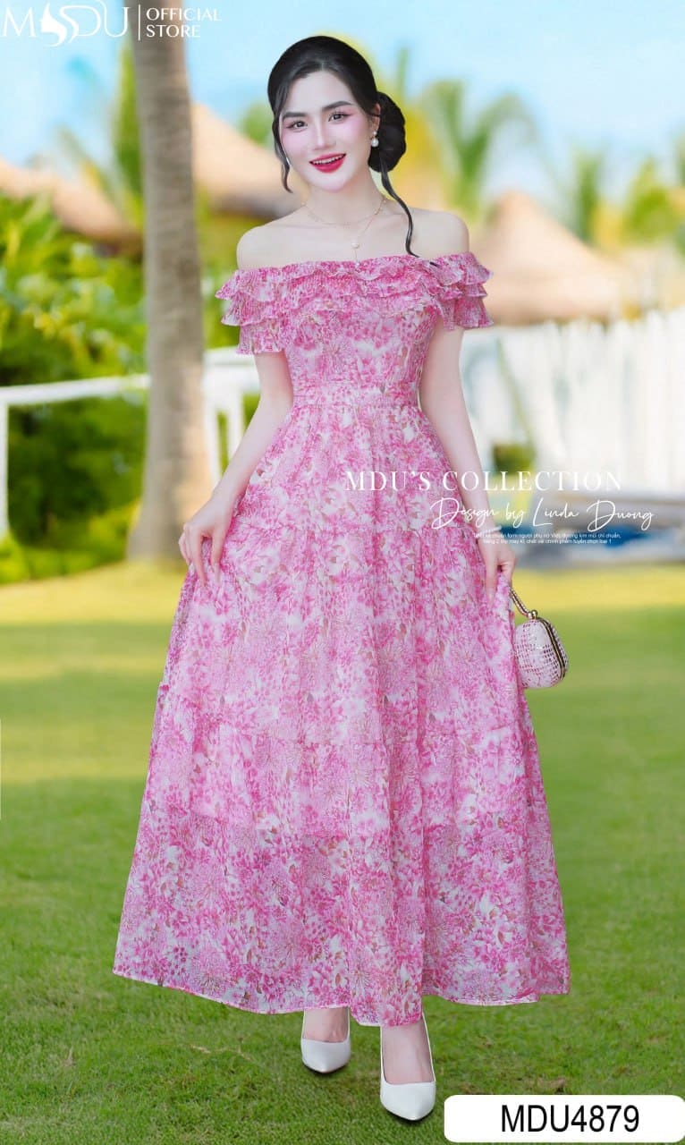 Các kiểu đầm maxi voan đi biển hot nhất hiện nay - Đầm maxi trễ vai