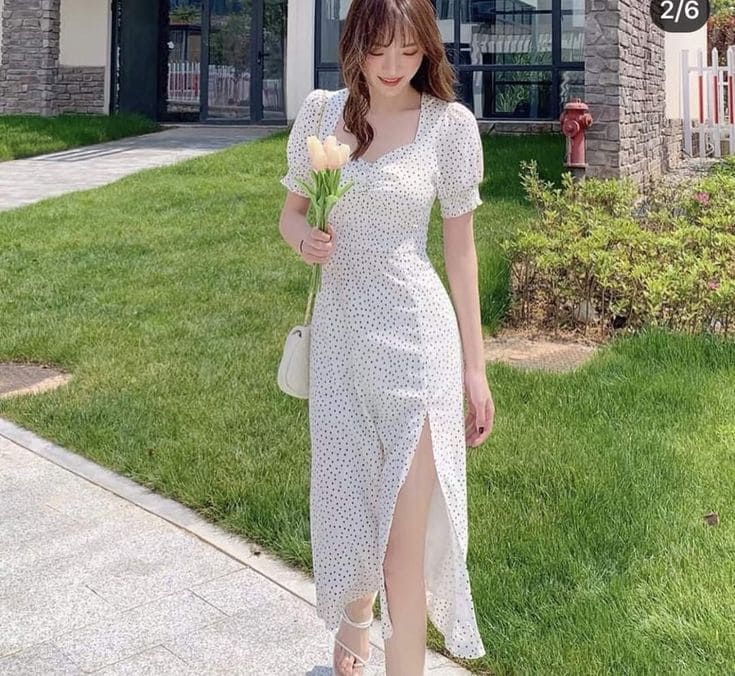 Các kiểu đầm maxi voan đi biển hot nhất hiện nay - Đầm maxi xẻ tà