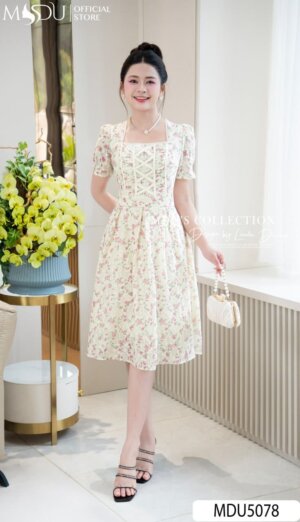 Váy Thiết Kế MDU5078 Linen Thêu Hoa Nhí Cổ Vuông Dây Chéo Kem Thanh Lịch
