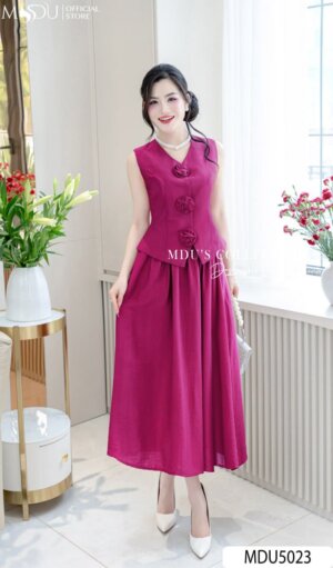 Váy Thiết Kế MDU5023 Đũi Nhăn Hồng Mận Dáng Dài Cổ V Hoa Tay Thủ Công Thanh Lịch