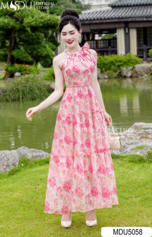 Váy Thiết Kế MDU5058 Tơ Xước Dáng Dài Xòe Nhẹ Cổ Tròn Buộc Nơ Hoa Hồng Thanh Nhã & Lãng Mạn