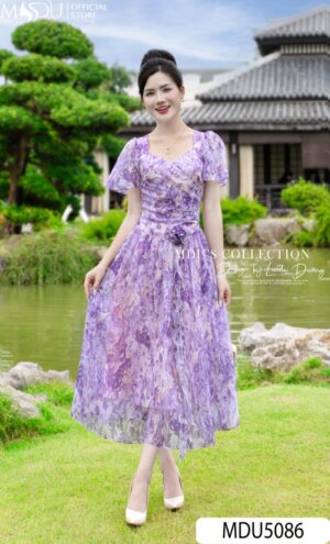 Váy Thiết Kế MDU5086 Tơ Xước Dáng Dài Xòe Nhẹ Cổ Cách Điệu Tay Loe Rũ Hoa Văn Tím Hồng Nhẹ Nhàng Và Nữ Tính