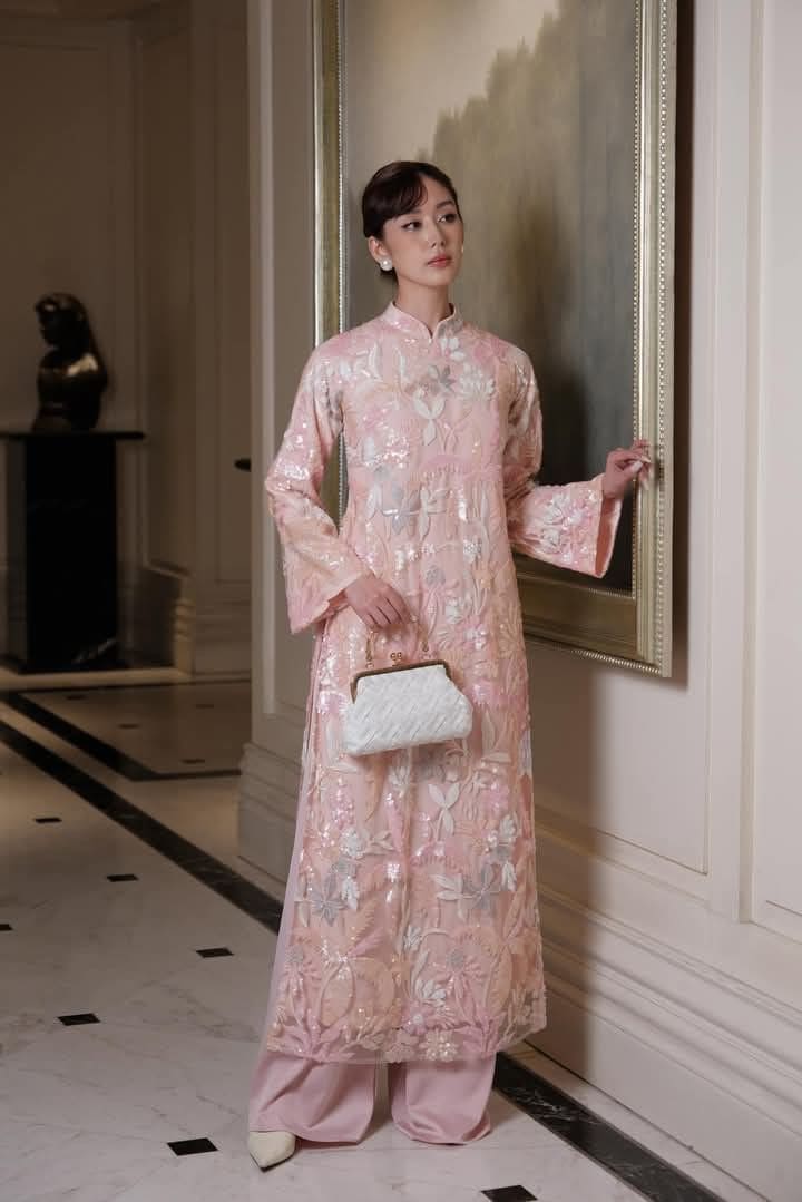 Phụ Kiện Đi Kèm Áo Dài