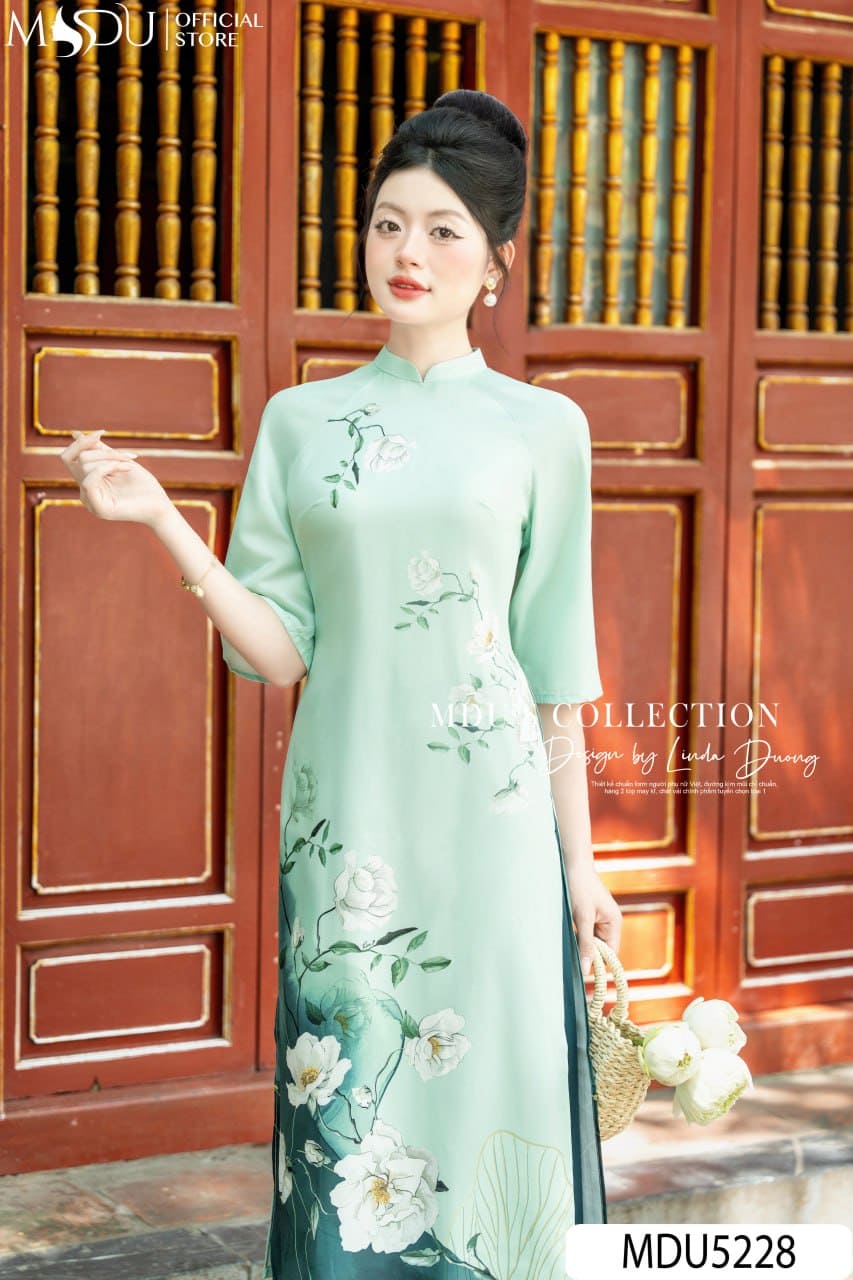 Vì Sao Nên Chọn Áo Dài Dự Tiệc Cho Người Lùn?